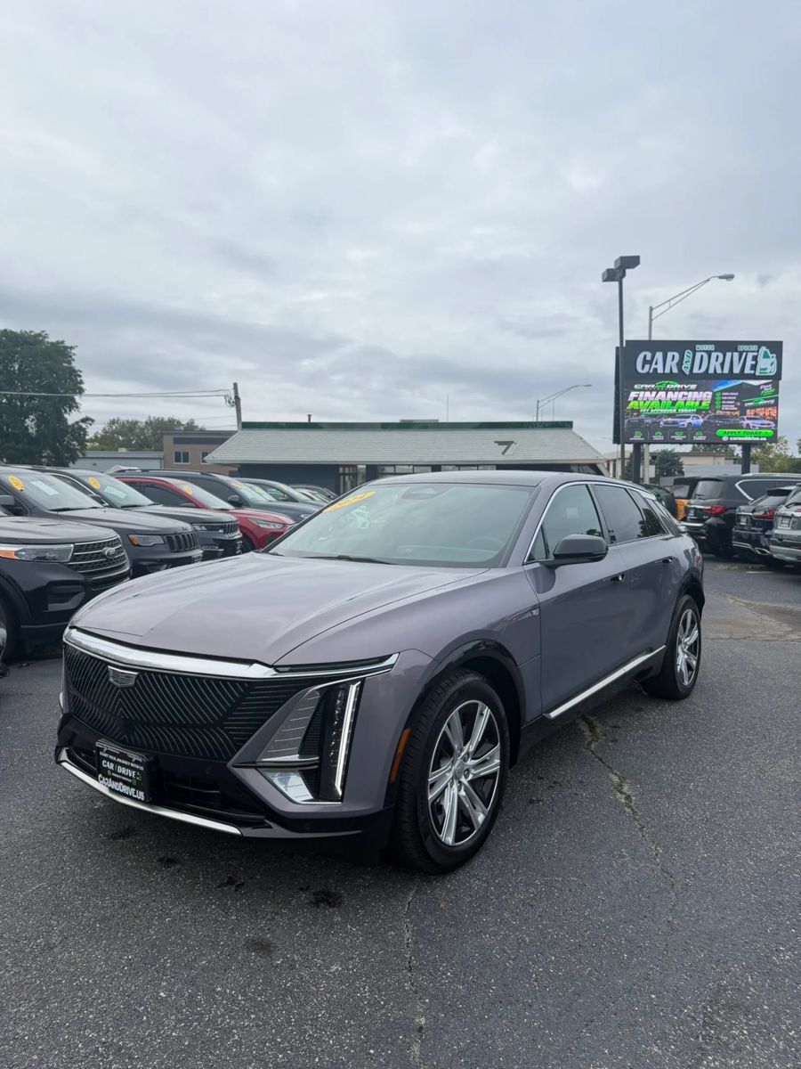 Used 2024 Cadillac Lyriq Tech w/ LPO, Floor Liner Package RWD image 2