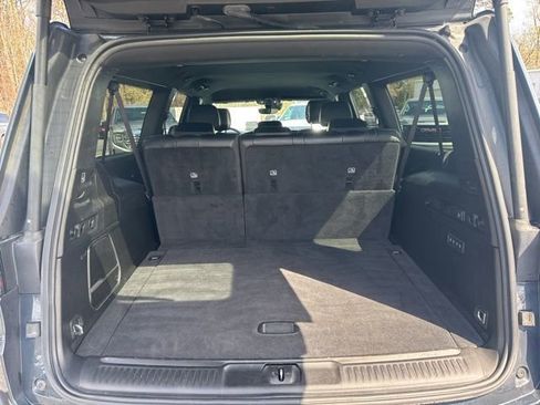 Used 2024 Jeep Wagoneer L Series II w/ Flexible Seating Group AWD/4WD image 15
