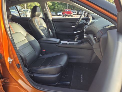 Used 2025 Nissan Sentra SR w/ SR Premium Package FWD image 23