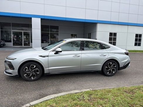Used 2025 Hyundai Sonata SEL FWD image 4