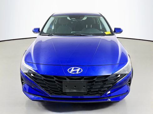 Used 2023 Hyundai Elantra SEL w/ Convenience Package FWD image 2