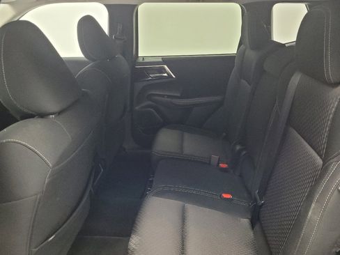 Used 2024 Mitsubishi Outlander ES FWD image 18