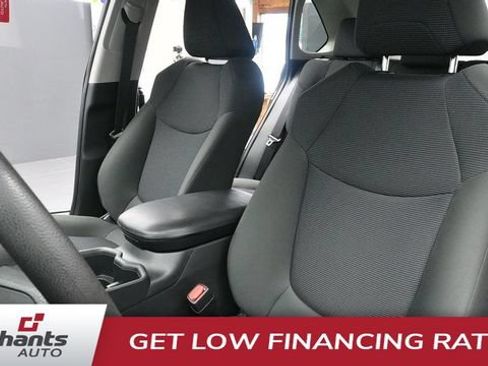 Used 2022 Toyota RAV4 LE w/ Carpet Mat Package (TMS) AWD/4WD image 30