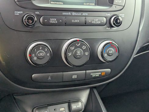 Used 2016 Kia Soul + image 26