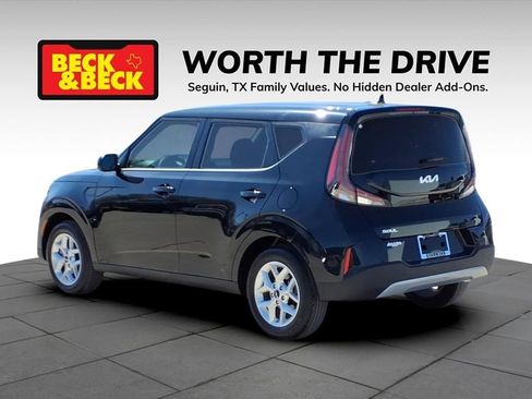 Used 2025 Kia Soul LX image 7