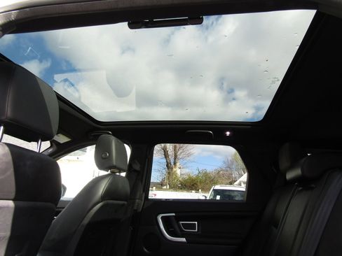 Used 2019 Land Rover Discovery Sport HSE image 24