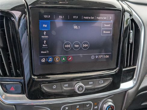 Used 2020 Chevrolet Traverse LT w/ LT Premium Package AWD/4WD image 34