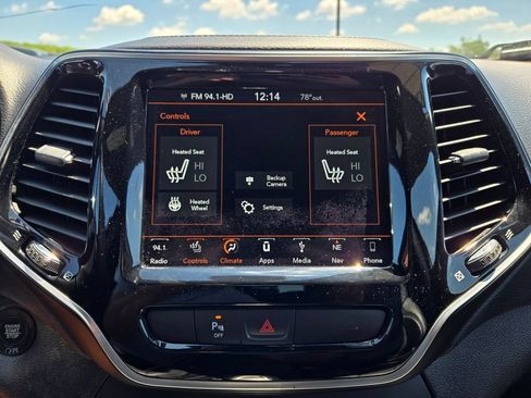 Used 2019 Jeep Cherokee High Altitude AWD/4WD image 25