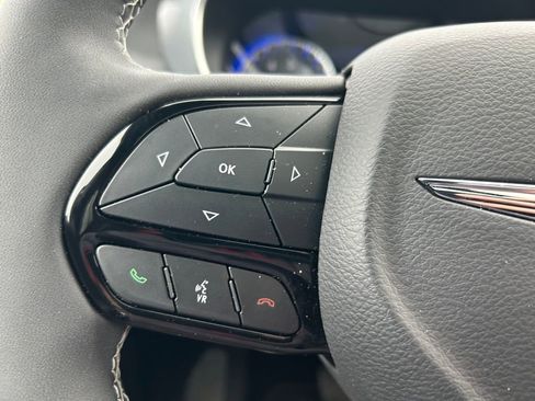 New 2026 Chrysler Pacifica Limited w/ S Appearance Package FWD image 19