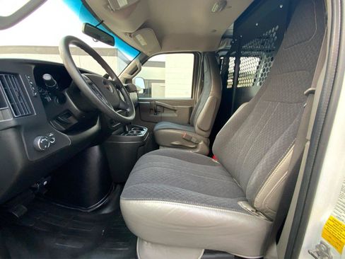 Used 2025 GMC Savana 2500 w/ Driver Convenience Package RWD image 10