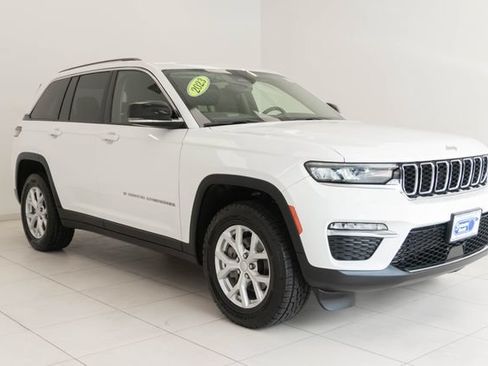 Used 2023 Jeep Grand Cherokee Limited AWD/4WD image 7