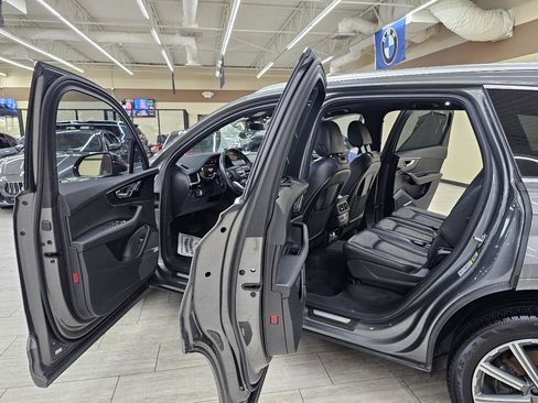 Used 2018 Audi Q7 3.0T Premium Plus w/ Premium Plus Package AWD/4WD image 17