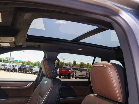 New 2027 GMC Acadia Denali Ultimate w/ LPO, Floor Liner Package AWD/4WD image 9