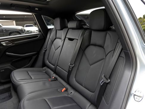 New 2026 Porsche Macan AWD/4WD image 47