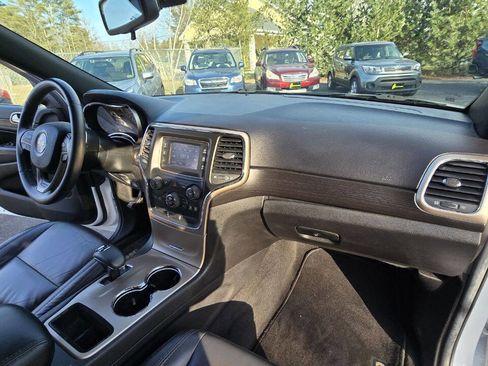 Used 2014 Jeep Grand Cherokee Laredo image 17