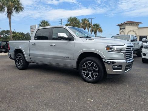 Used 2026 RAM 1500 Laramie AWD/4WD image 2