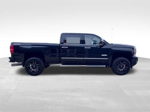 Used 2016 Chevrolet Silverado 2500 High Country w/ Duramax Plus Package AWD/4WD image 8