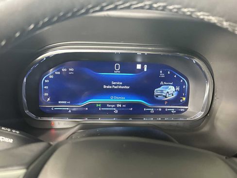 Used 2023 Chevrolet Tahoe Z71 w/ Luxury Package image 29