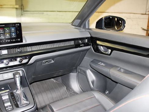 Used 2025 Honda CR-V Sport Touring image 33