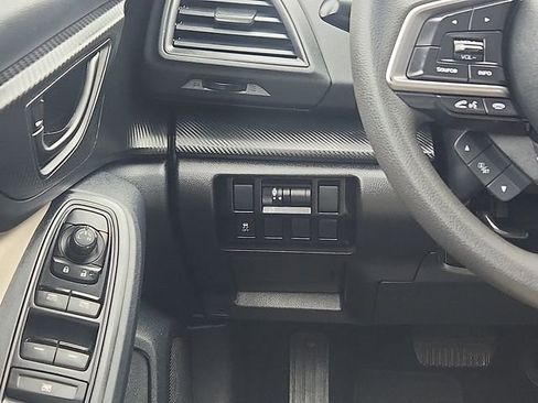 Used 2022 Subaru Impreza 2.0i Premium image 12