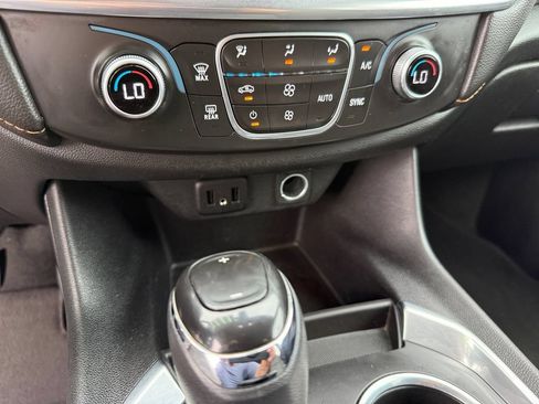 Used 2019 Chevrolet Traverse LS FWD image 19