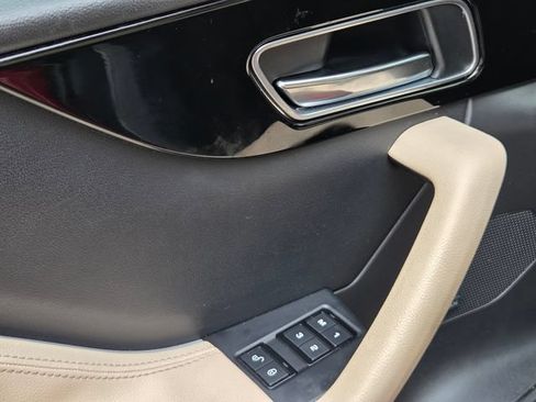 Used 2018 Jaguar F-PACE Premium AWD/4WD image 15
