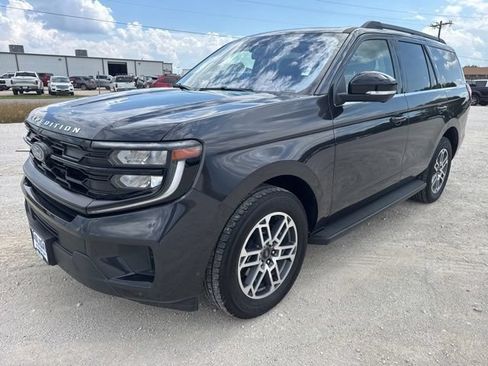 Used 2025 Ford Expedition Active AWD/4WD image 1
