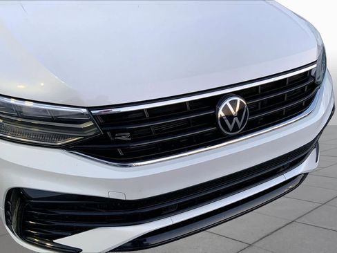 Used 2023 Volkswagen Tiguan SE R-Line AWD/4WD image 29