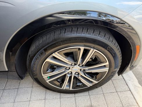 Used 2024 Cadillac Lyriq Luxury RWD image 16