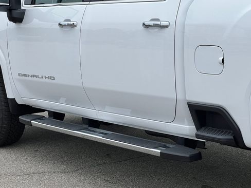 New 2026 GMC Sierra 2500 Denali w/ Denali Reserve Package AWD/4WD image 9