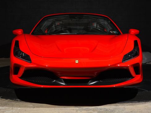 Used 2022 Ferrari F8 Tributo RWD image 10