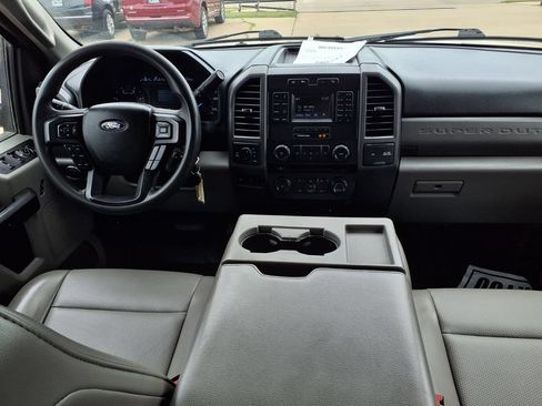 Used 2017 Ford F250 XL w/ Power Equipment Group AWD/4WD image 10