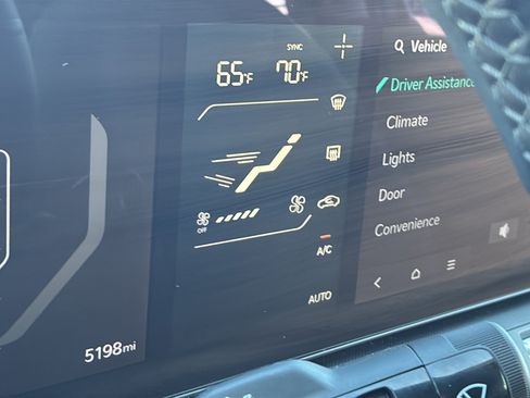 Certified 2025 Kia K4 EX FWD image 31