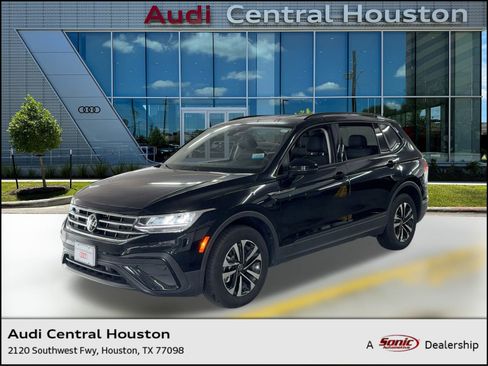 Used 2024 Volkswagen Tiguan S image 1