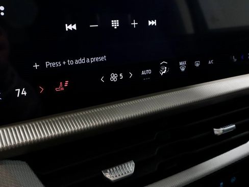 Certified 2025 Ford Explorer Active image 32