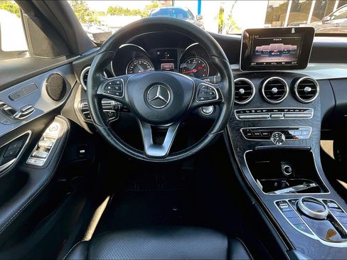 Used 2018 Mercedes-Benz C 300 4MATIC Sedan image 5