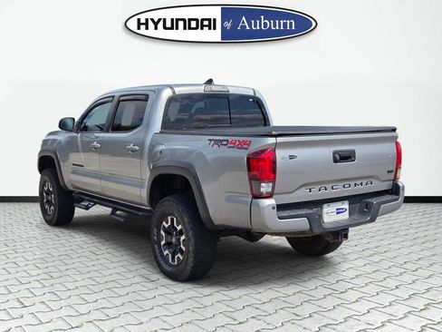 Used 2019 Toyota Tacoma TRD Off-Road AWD/4WD image 8
