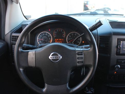 Used 2010 Nissan Titan SE RWD image 30