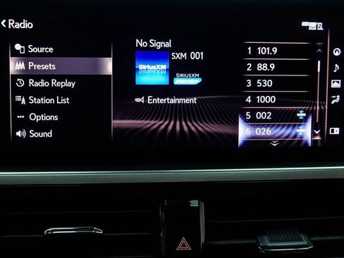 Used 2023 Lexus GX 460 Premium w/ Accessory Package AWD/4WD image 28