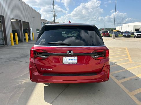 Certified 2026 Honda Odyssey EX-L image 7