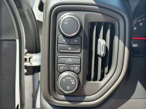 Used 2023 Chevrolet Silverado 2500 Custom AWD/4WD image 9