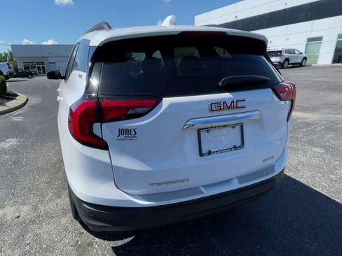 Used 2021 GMC Terrain SLE w/ Driver Convenience Package AWD/4WD image 8