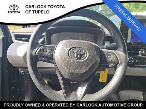 Used 2025 Toyota Corolla LE FWD image 8