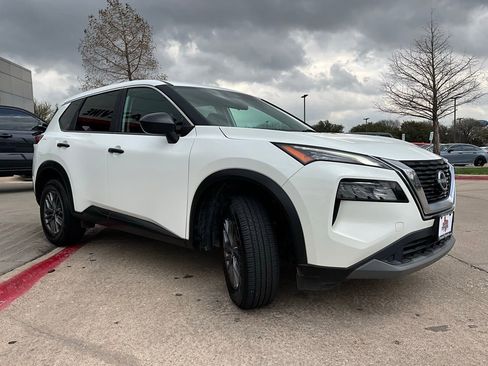 Used 2023 Nissan Rogue S image 5