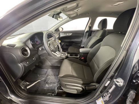Used 2023 Kia Forte LXS image 19