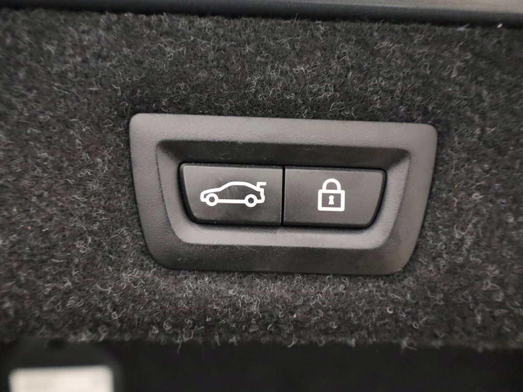 Used 2019 BMW 530e xDrive w/ Convenience Package AWD/4WD image 52