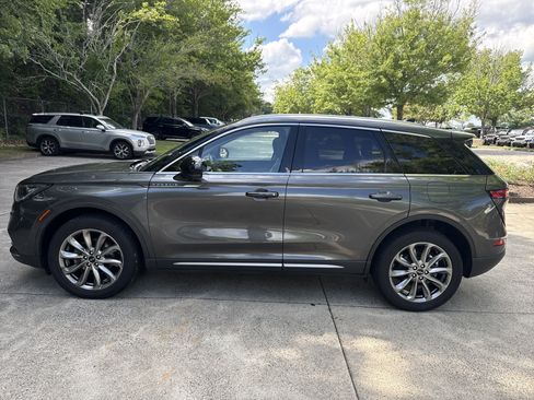 Used 2020 Lincoln Corsair FWD w/ Premium Package image 4