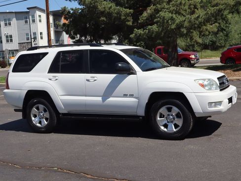 Used 2005 Toyota 4Runner Sport AWD/4WD image 2