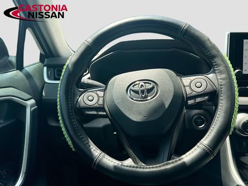 Used 2024 Toyota RAV4 XLE AWD/4WD image 29