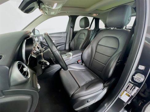 Used 2021 Mercedes-Benz GLC 300 4MATIC image 22